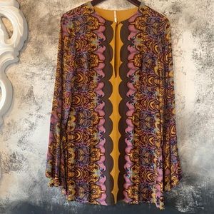 FREE PEOPLE SIZE 4 MINI DRESS